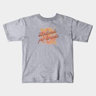 Bailando por la vida,  dancing through life, retro brown Kids T-Shirt